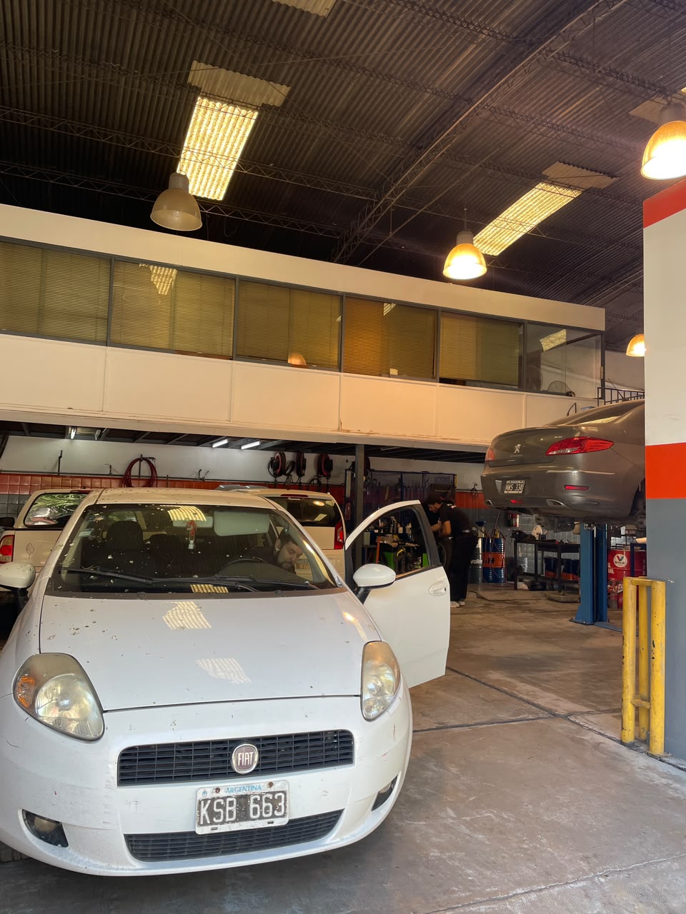 Auto en el taller